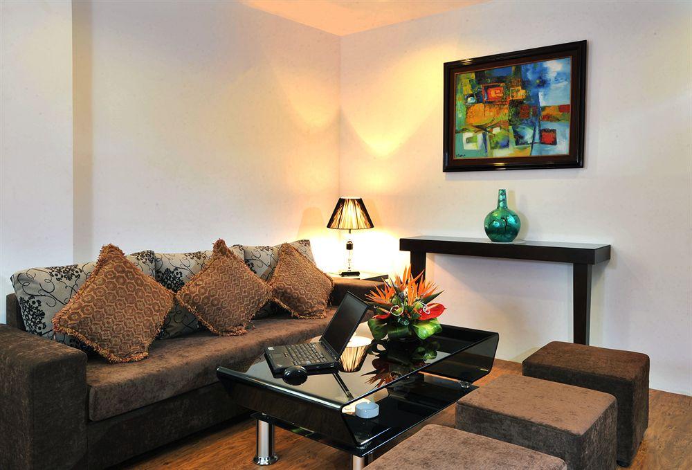 Hotel Legacy - Hang Bac 3*