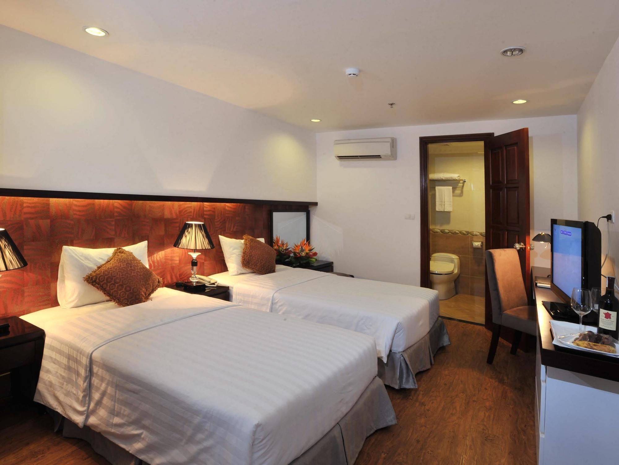 Hotel Legacy - Hang Bac