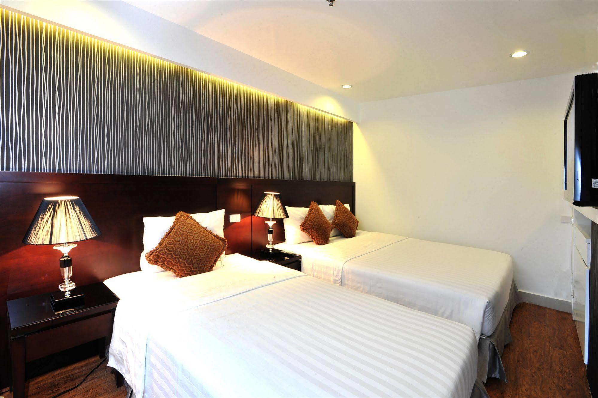 Legacy - Hang Bac Hotel 3*
