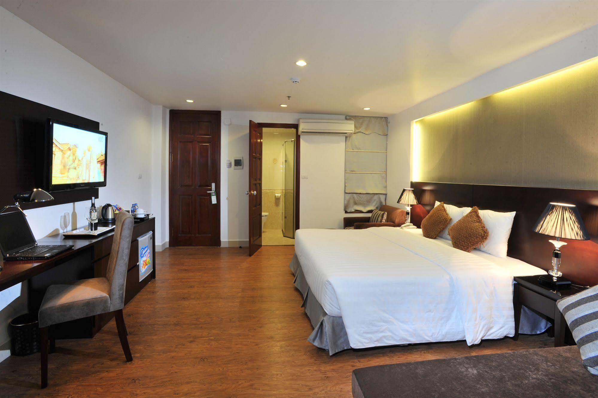 Legacy - Hang Bac Hotel