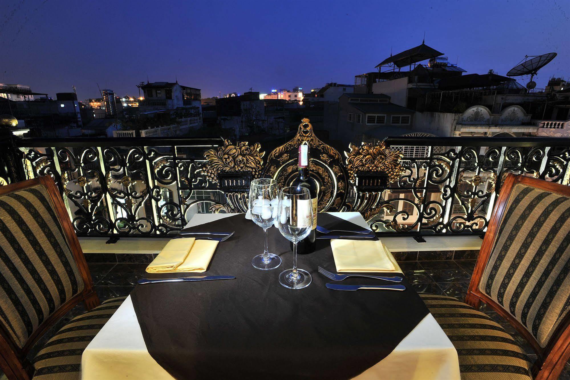 Hotel Legacy - Hang Bac 3*